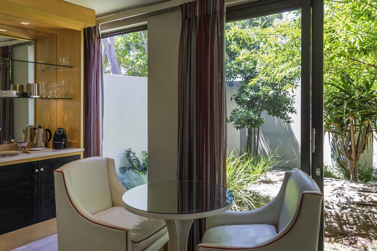 Suite Exécutive | Literie hypoallergénique, minibar, coffres-forts dans les chambres