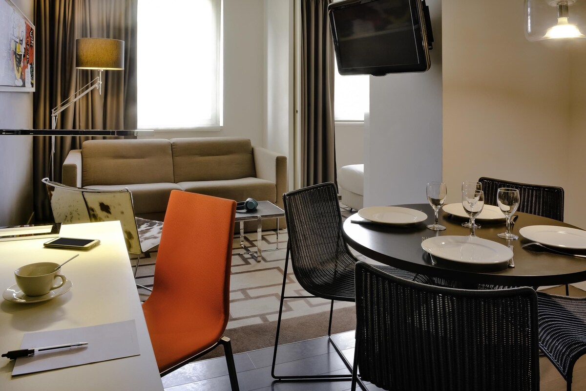 Literie de qualité supérieure, coffres-forts dans les chambres, bureau