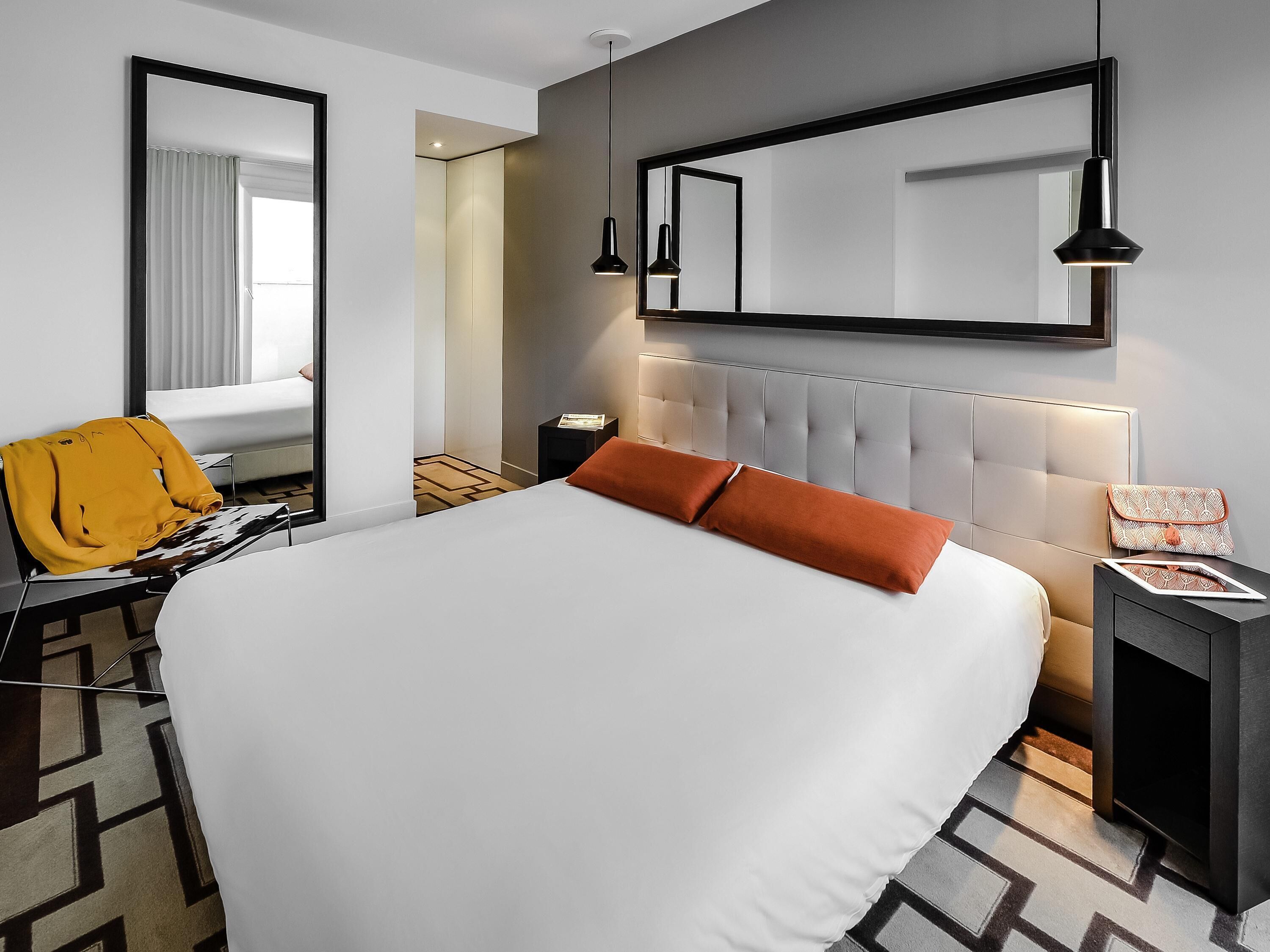 Premium bedding, in-room safe, desk, laptop workspace