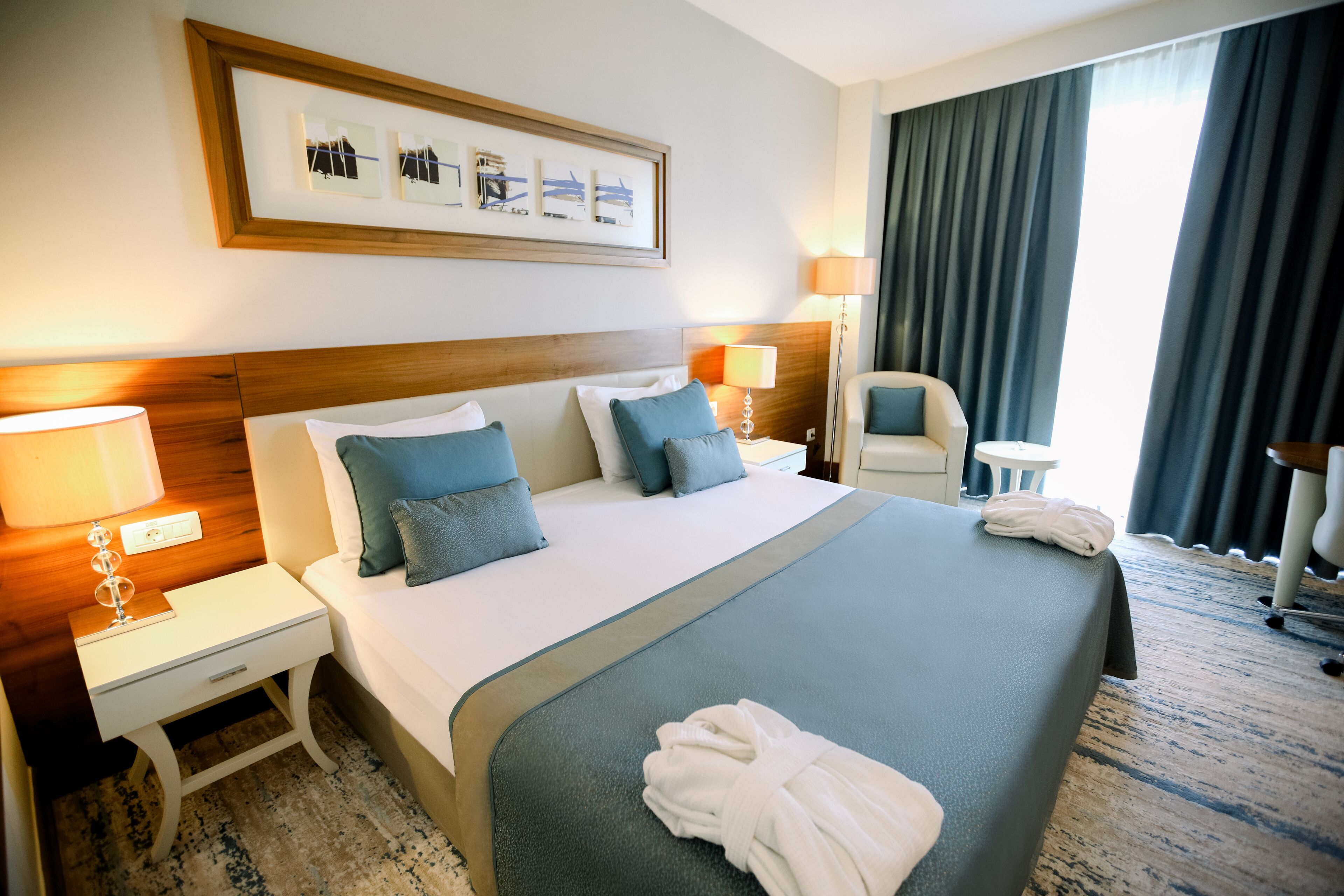 Standard-huone, 1 makuuhuone | Tallelokero huoneessa, työpöytä