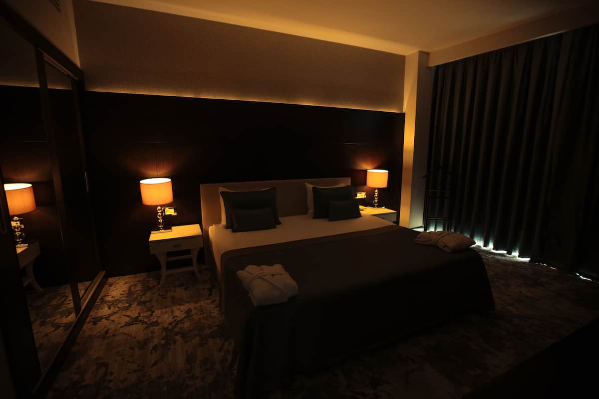 Executive Suite | 1 Schlafzimmer, Zimmersafe, Schreibtisch, laptopgeeigneter Arbeitsplatz