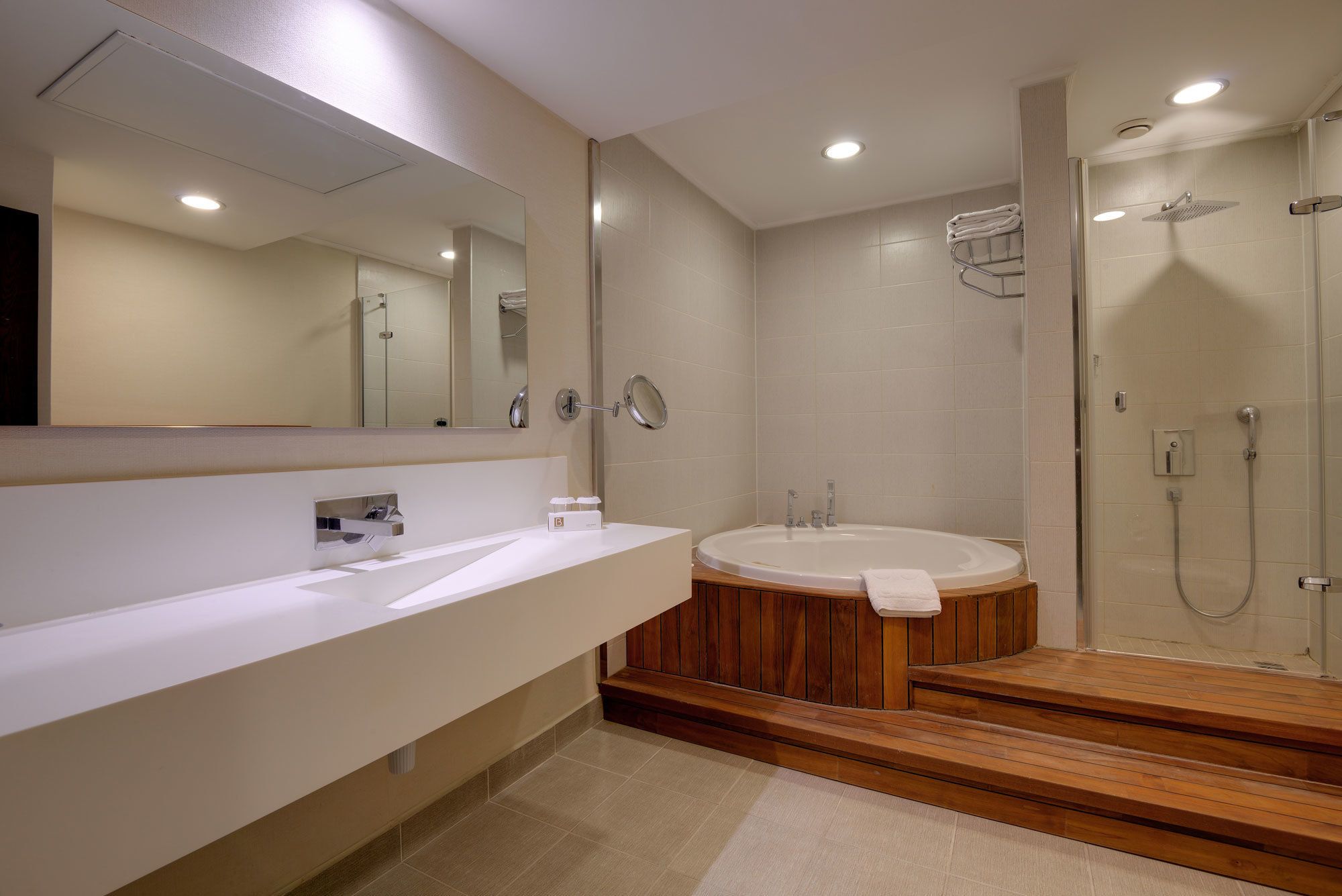 junior suite, 1 bedroom (hot tub) | bathroom | shower, hair dryer, bathrobes, slippers