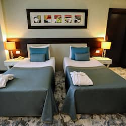1 quarto, cofres nos quartos, escrivaninha