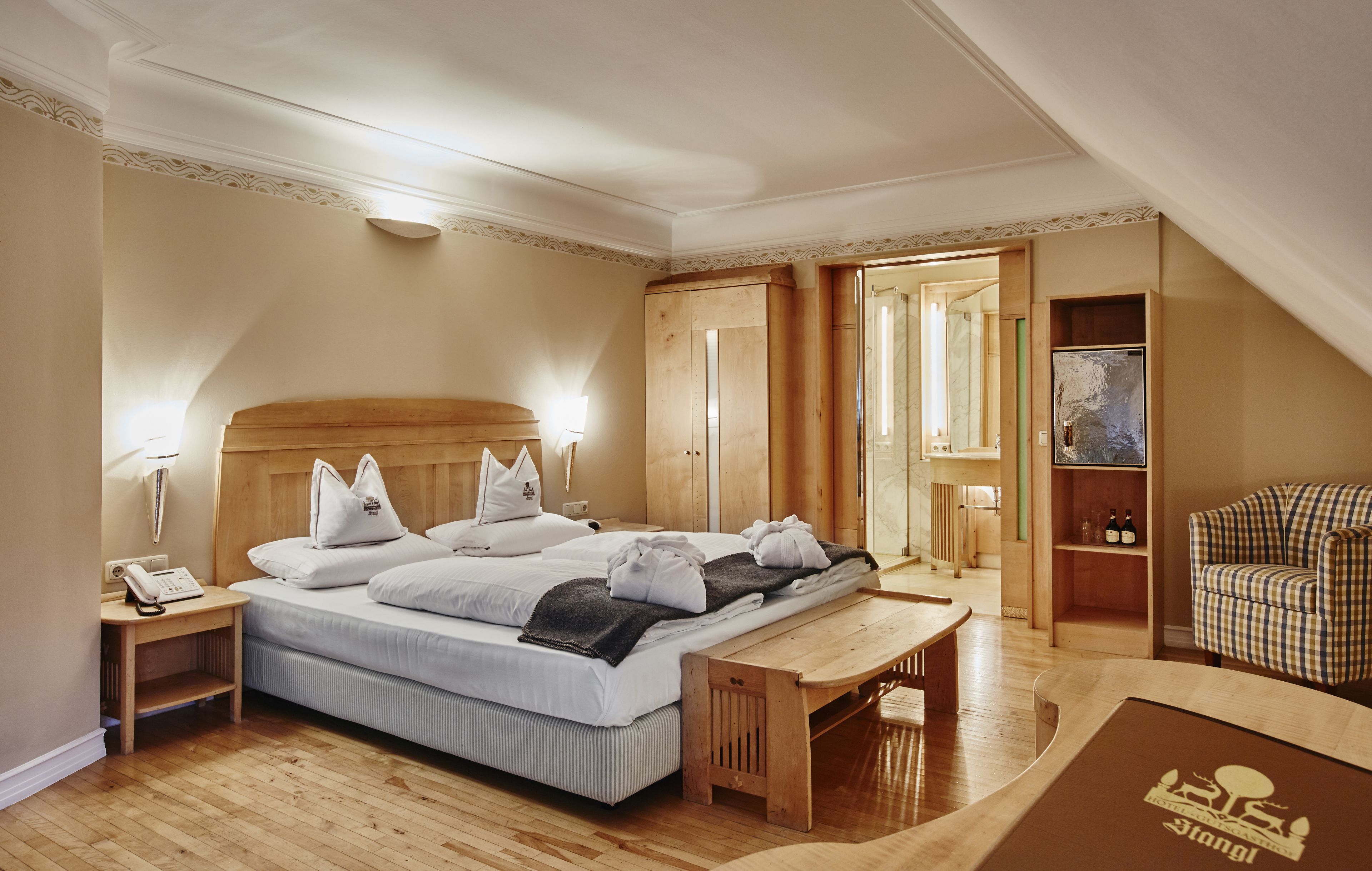 1 bedroom, desk, soundproofing, free wifi