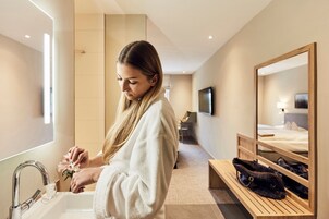 Artículos de tocador ecológicos, secador de pelo, batas, pantuflas