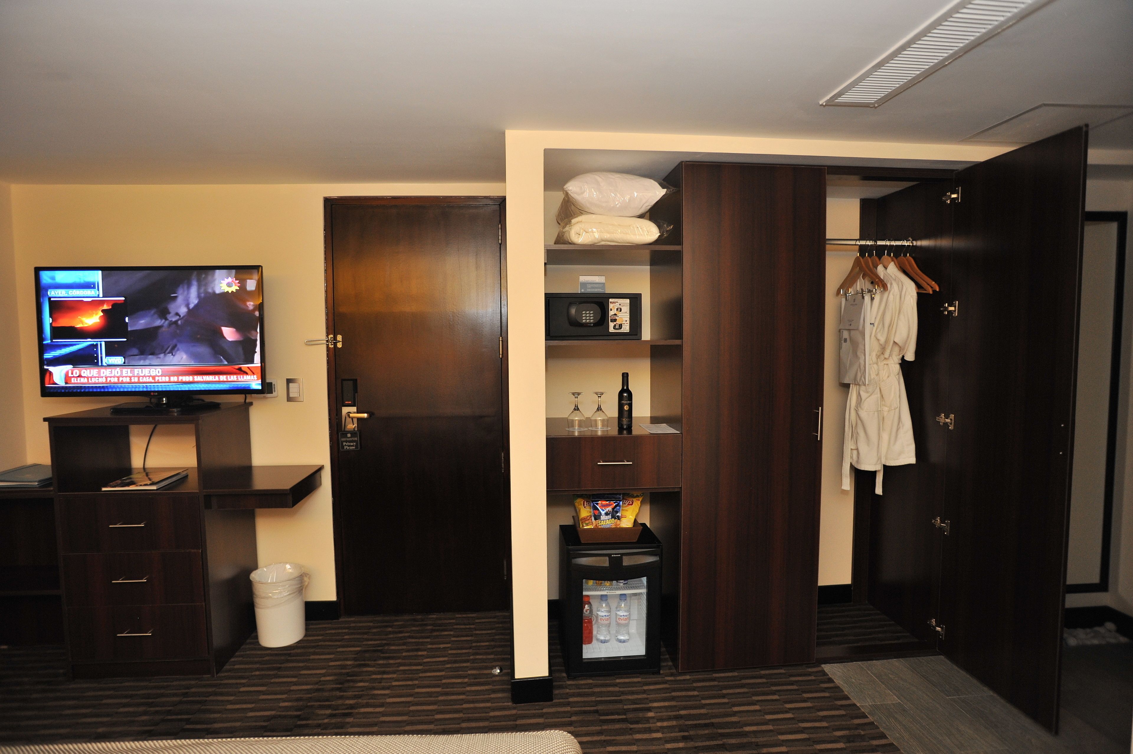 1 bedroom, premium bedding, down duvets, select comfort beds