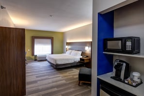 Standard Room, 1 King Bed, Transfer Shower, Non Smoking (Transfer Shower) | Premium bedding, down comforters, pillowtop beds, in-room safe