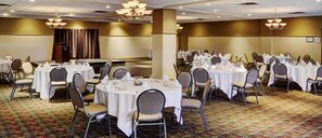Banquet hall - Chateau Nova Hotel and Suites (Edmonton)