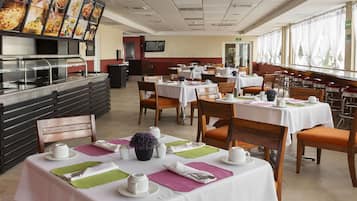 Breakfast served, local and international cuisine, al fresco dining