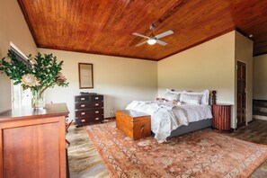 Boulders- Self Catering Family Cottage