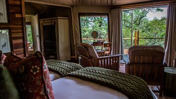 In-room safe, free WiFi, bed sheets