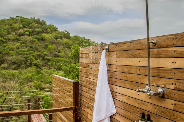 Bathrobes, slippers, towels