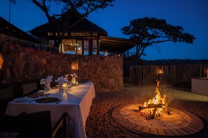 Fireplace - Ekuthuleni Lodge (Vaalwater)