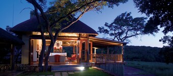 埃庫蘇勒尼旅館