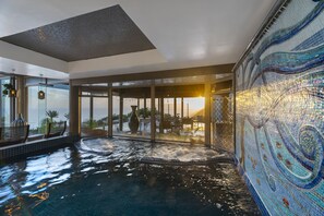 Couples treatment room(s), sauna, steam room, body treatments