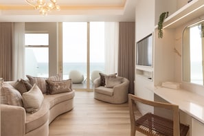 Sea Facing Suite | Egyptian cotton sheets, premium bedding, down comforters - Views Boutique Hotel & Spa (Wilderness)
