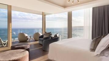Superior Sea Facing Suite | Bộ đồ giường cao cấp, minibar, két bảo mật tại phòng