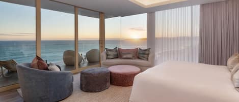 Superior Sea Facing Suite | 埃及棉床單、高級寢具、羽絨被、Tempur-Pedic 床墊