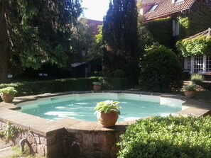 Utomhuspool