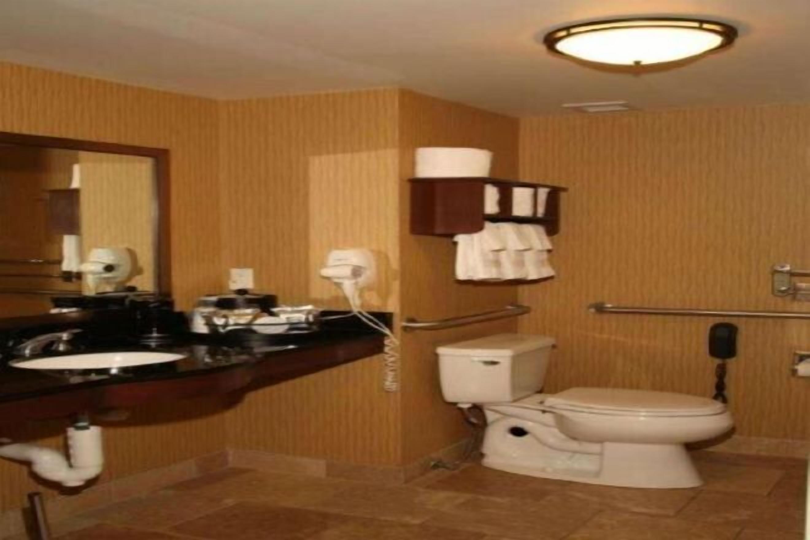 Baño | Amenidades de baño gratuitas, secadora de cabello, toallas 