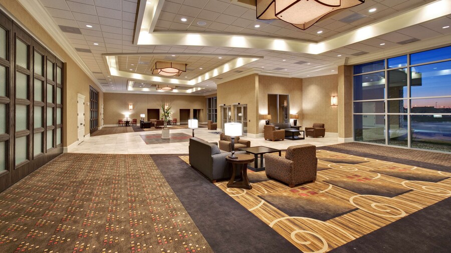 阿伯丁希尔顿欢朋套房酒店