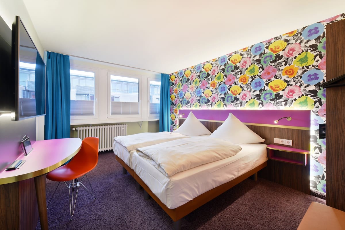 Klassieke tweepersoonskamer, 1 slaapkamer, niet-roken | 1 slaapkamer, luxe beddengoed, een kluis op de kamer