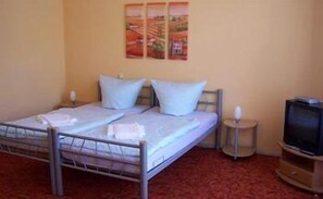 Desk, free cribs/infant beds, free WiFi