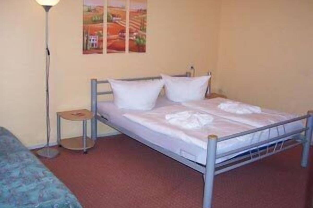 Desk, free cots/infant beds, free WiFi