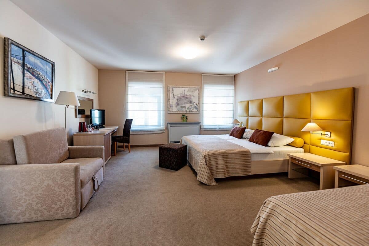 exclusive double room | 1 bedroom, in-room safe, desk, free wifi