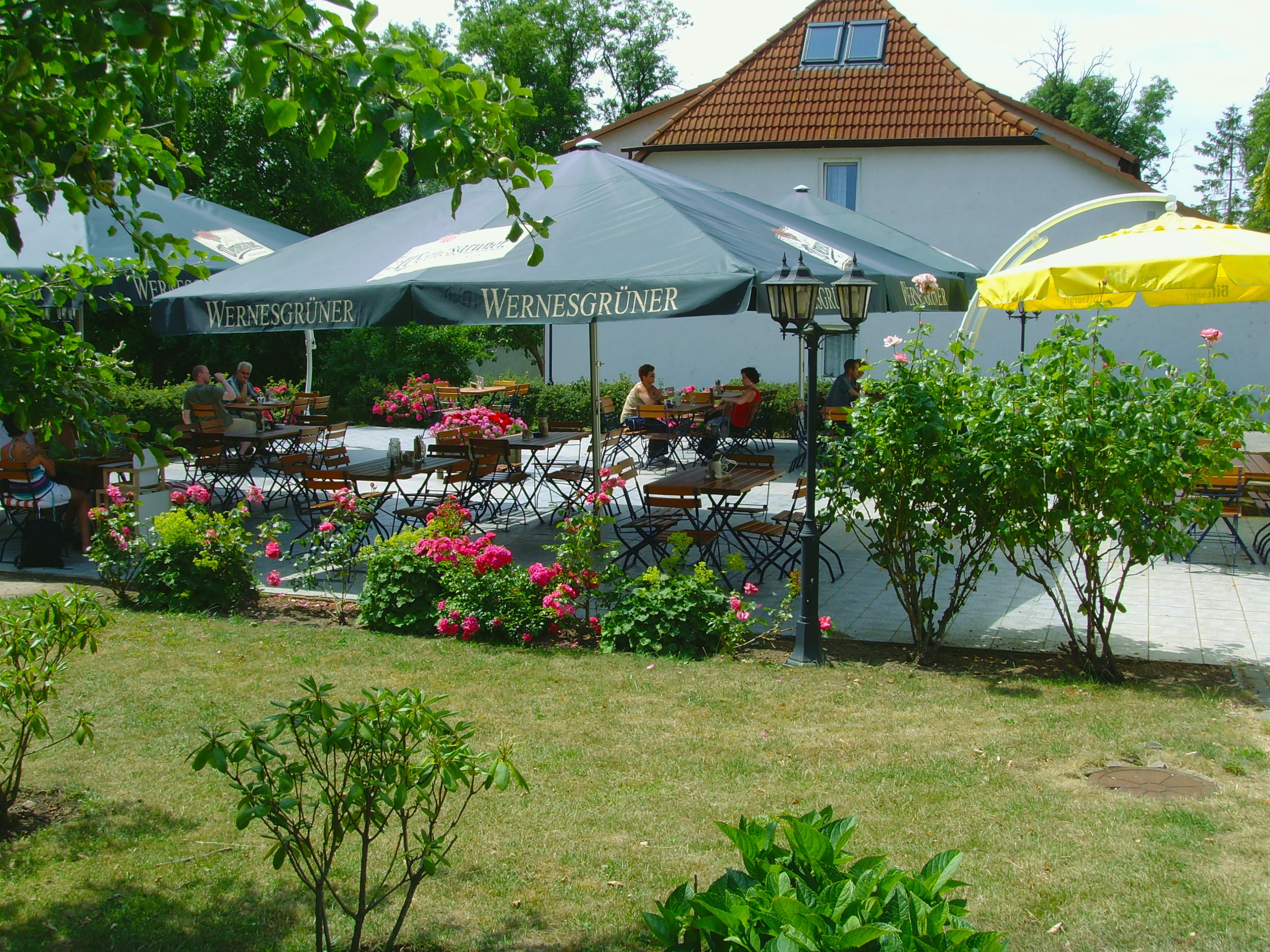 breakfast, lunch, dinner served; al fresco dining