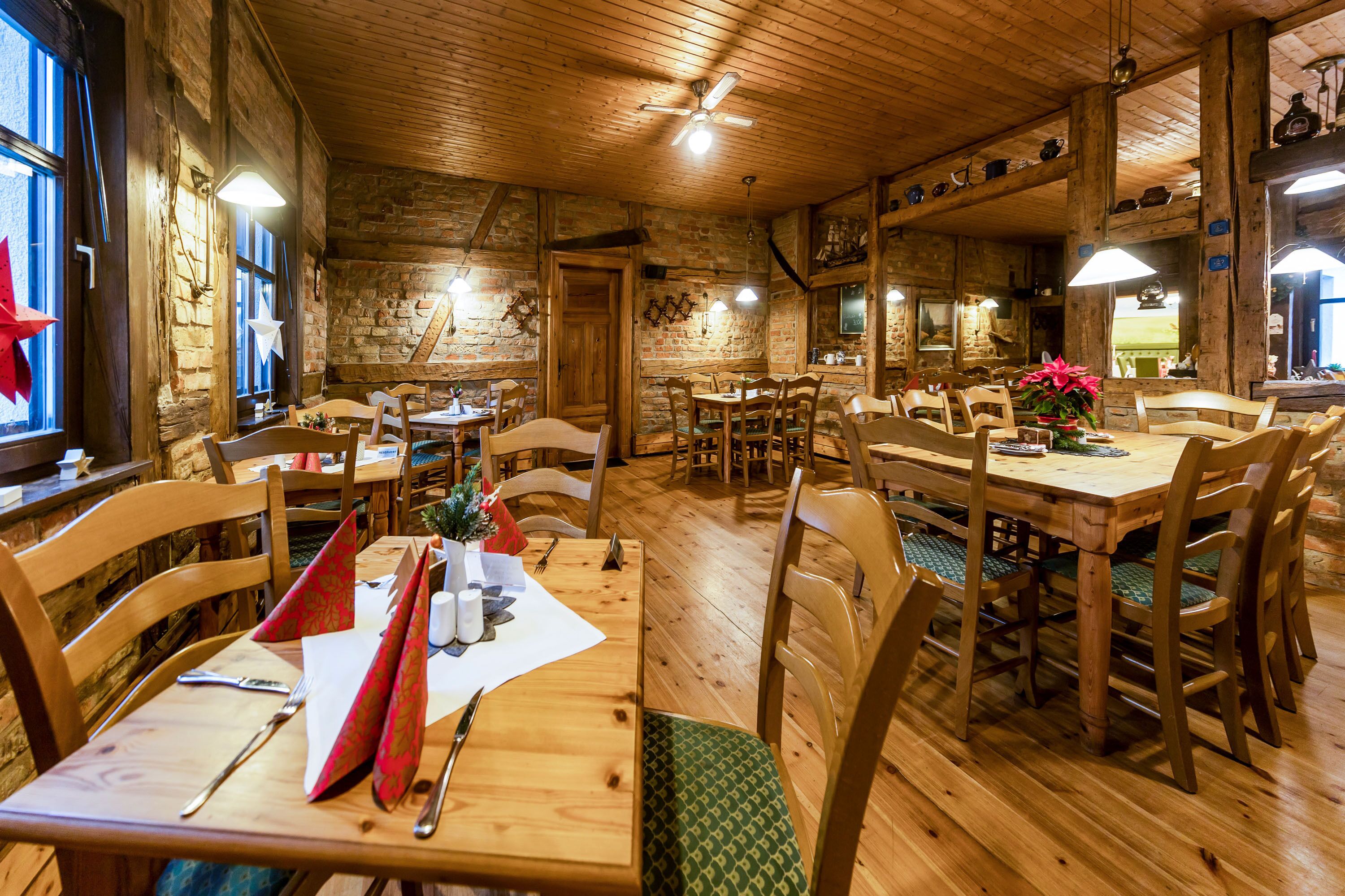 breakfast, lunch, dinner served; al fresco dining