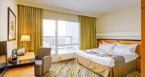 슈피리어 더블룸, 발코니 | 책상, 침대 시트