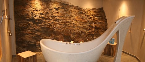 Couples treatment rooms, Turkish bath, body treatments, body wraps