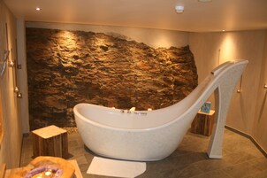 Couples treatment rooms, Turkish bath, body treatments, body wraps