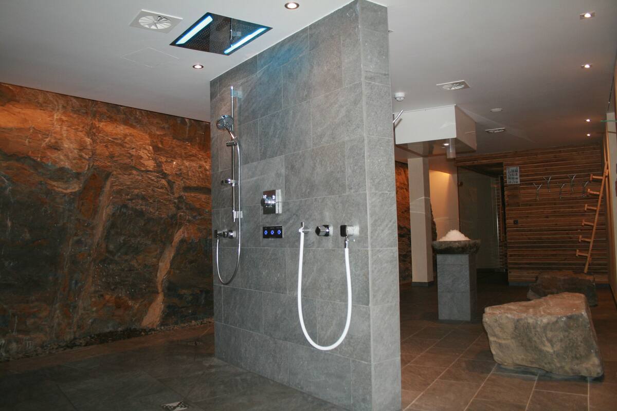 couples treatment room(s), turkish bath/hammam, body treatments