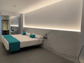 Juniorsvit | Egyptiska bomullslakan, memory foam-madrasser och minibar