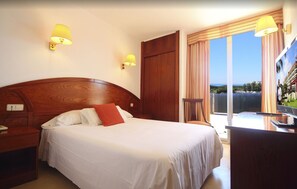 더블룸, 바다 전망 | 이집트산 면 시트, 메모리폼 침대, 미니바, 객실 내 금고