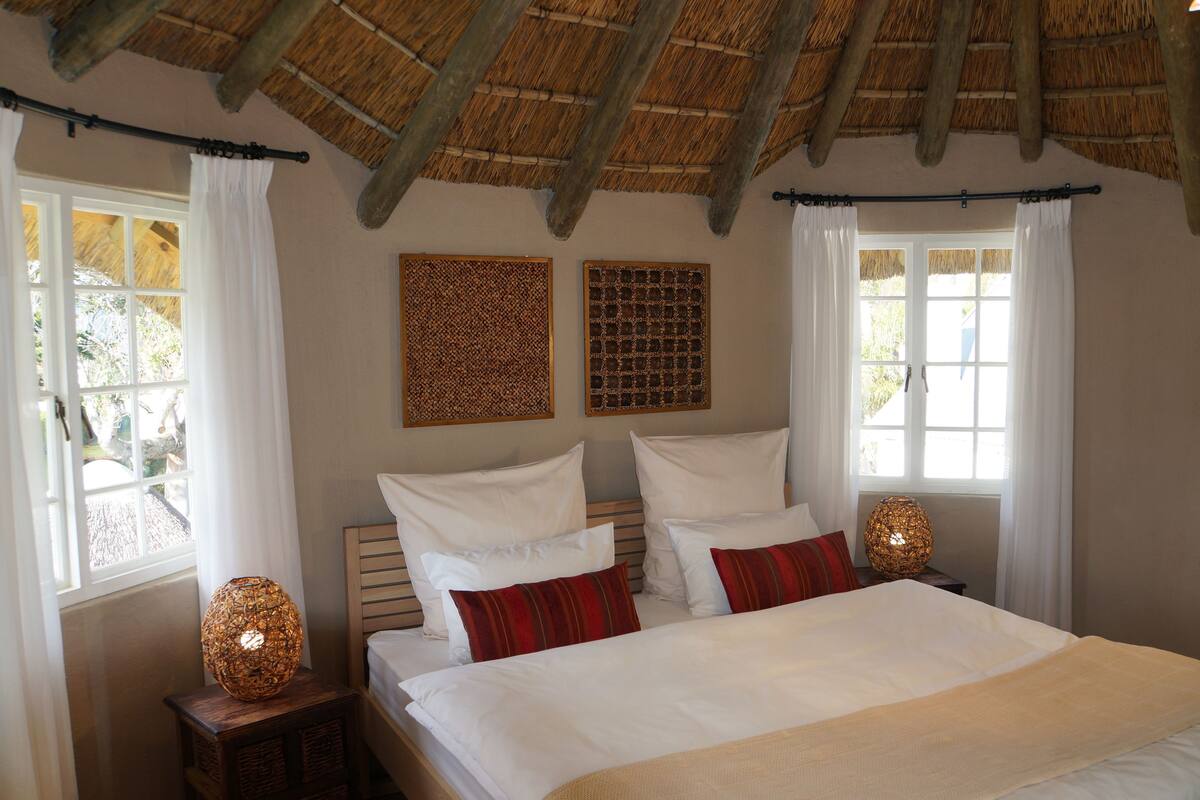 Double Room, 1 King Bed, Mountain View | Premium bedding, in-room safe, individually decorated