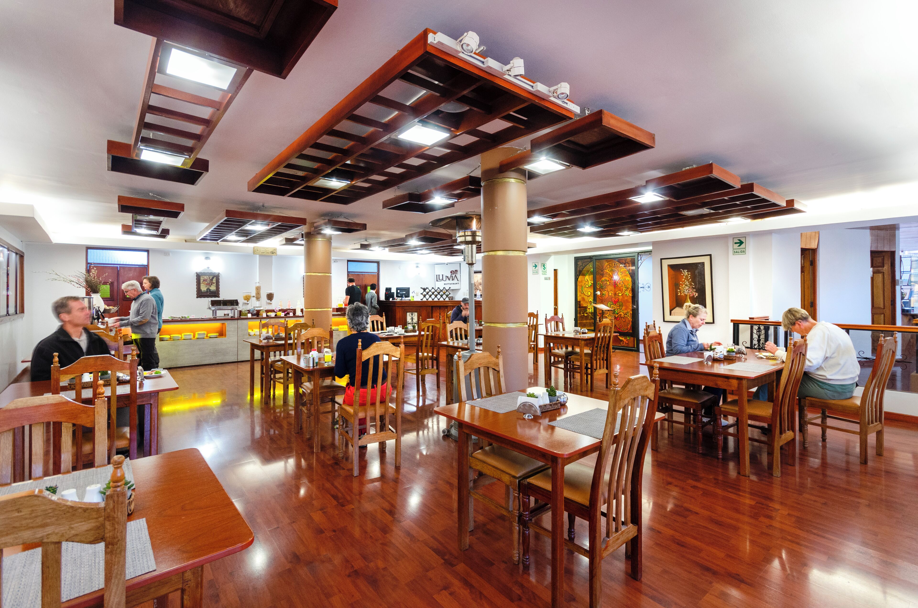 breakfast, lunch, dinner served; fusion cuisine