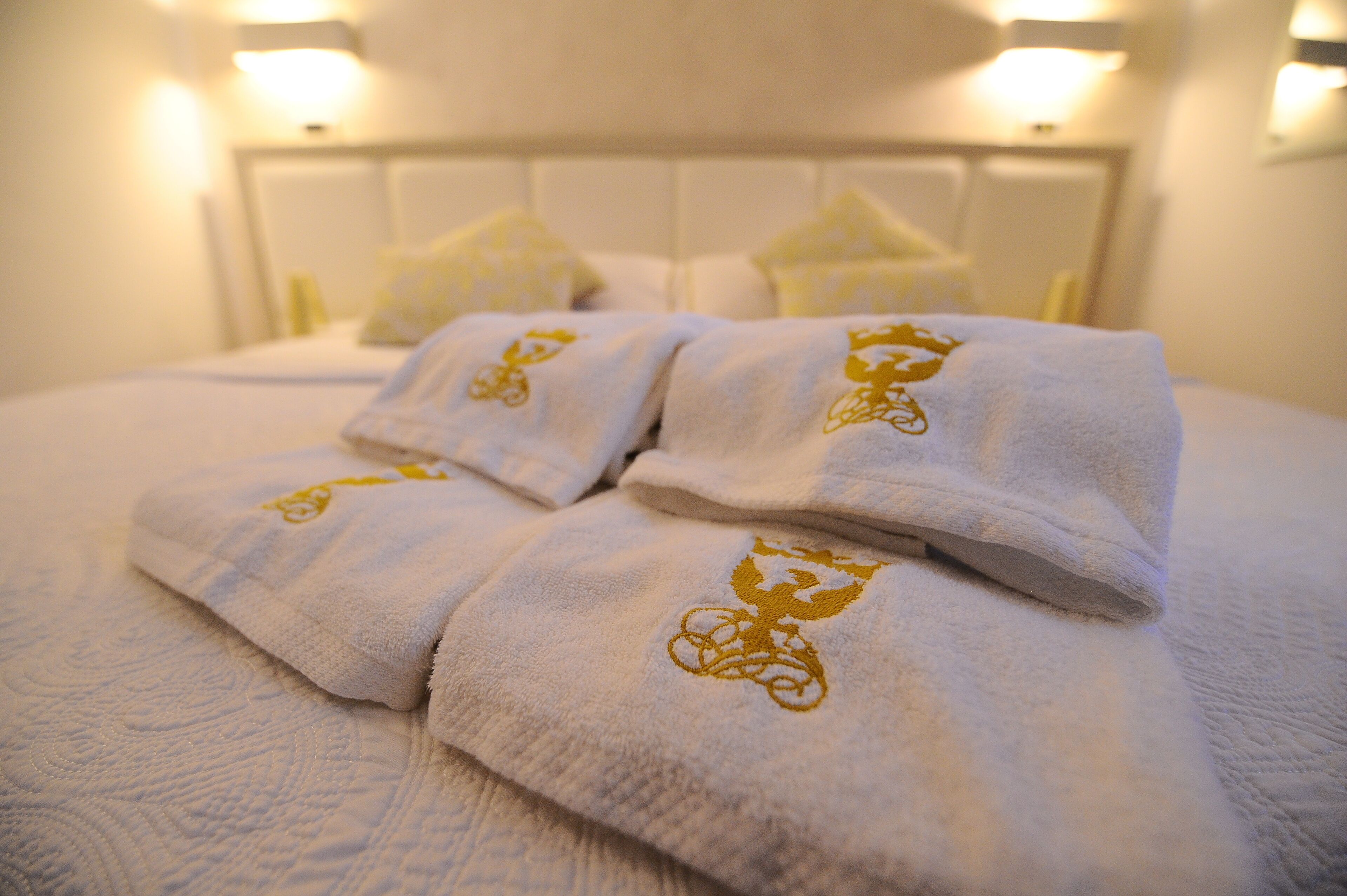 minibar, in-room safe, desk, laptop workspace