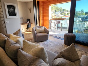 Caja de seguridad en la habitación y decoración personalizada 