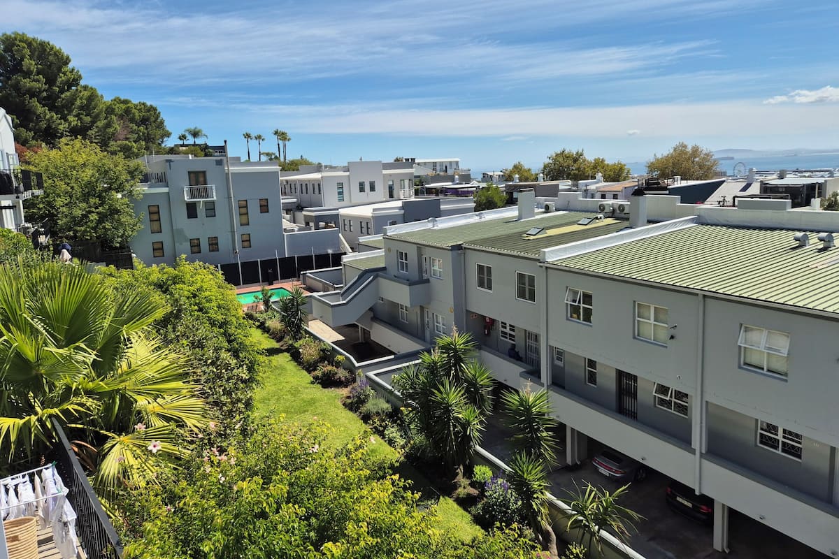 Exclusive Cottage, 2 Bedrooms, Pool Access (207 De Waterkant Piazza min 2 night) | Coffre-fort, décor unique, ameublement unique