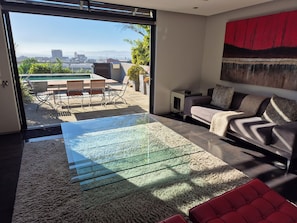 Exclusive Cottage, 3 Bedrooms, Hot Tub, Mountain View (2 Bayview Terrace 2 night min stay ) | Living area - De Waterkant Cottages (Cape Town)