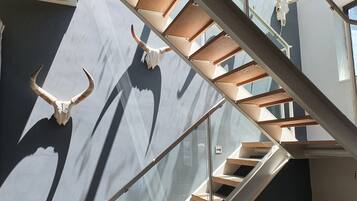 Exclusive Cottage, 2 Bedroom, Mountain View (9b Loader Street 2 night minimum stay) | Living area | 43-inch TV with digital channels, Netflix, streaming services