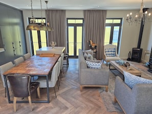 Exclusive Cottage, 2 Bedroom, Mountain View (9a Loader Street 2 night minimum stay) | Living area - De Waterkant Cottages (Cape Town)