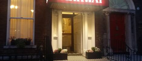 Majoituspaikan sisäänkäynti