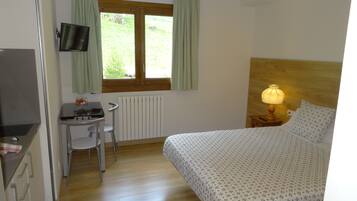 Studio, Mountain View (2 people) | In-room safe, desk, soundproofing, free cribs/infant beds
