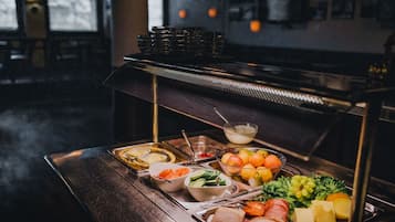 Sudah termasuk sarapan prasmanan setiap hari