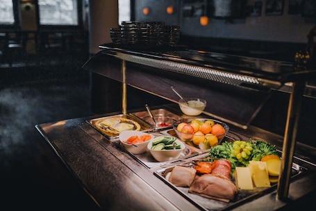 Free daily buffet breakfast