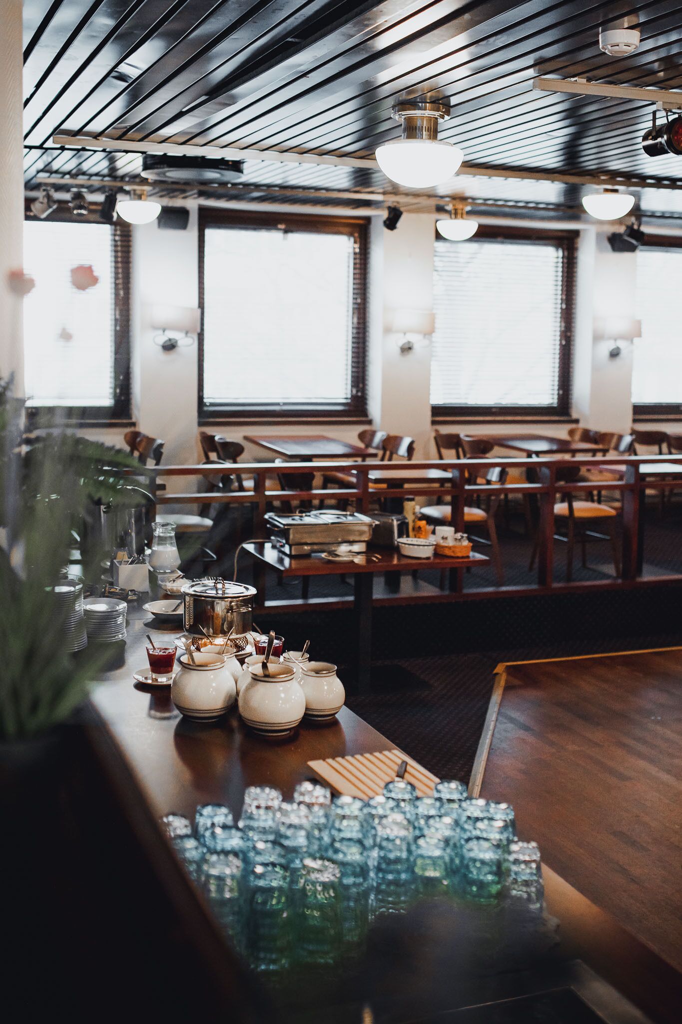 بوفيه فطور مجانًا يوميًا